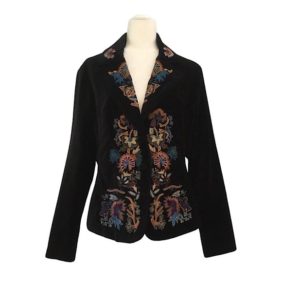 le chateau Jackets & Blazers - LE CHATEAU Vintage Black Velvet Embroidered Blazer - Fits L